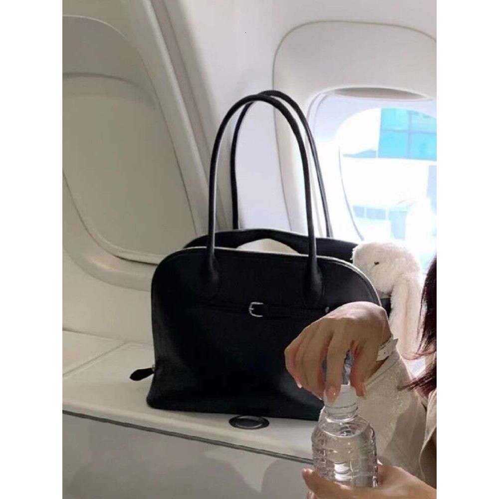 Designer Bag Tote Shoulder French Style Lightweight New Handbag High Fashion Large Capacity Commuter Versatile