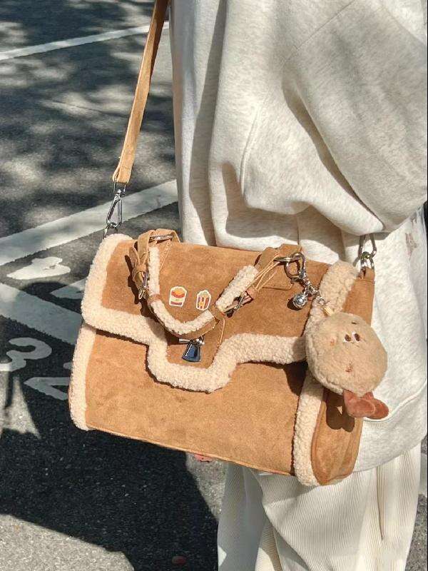 Designer Bag Tote Shoulder Bag Lamb Wool Handbag Plush Tote For Women New High End Large Capacity Crossbody Messenger