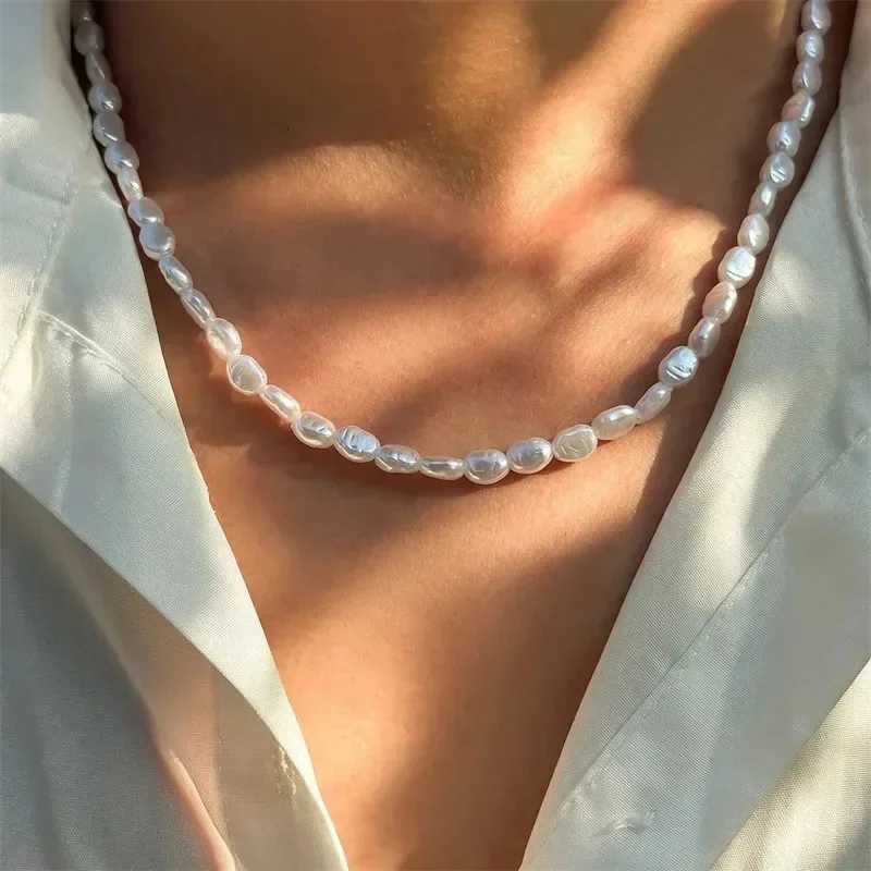 New Fashion Simple Faux Pearl Choker Necklace for Women Vintage Elegant Beaded Temperament Necklace Wedding Party Jewelry Gifts Y250805