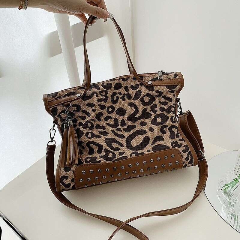 Hot Fashion leopard print women's European and American fashion style single shoulder crossbody bag commuter handbag