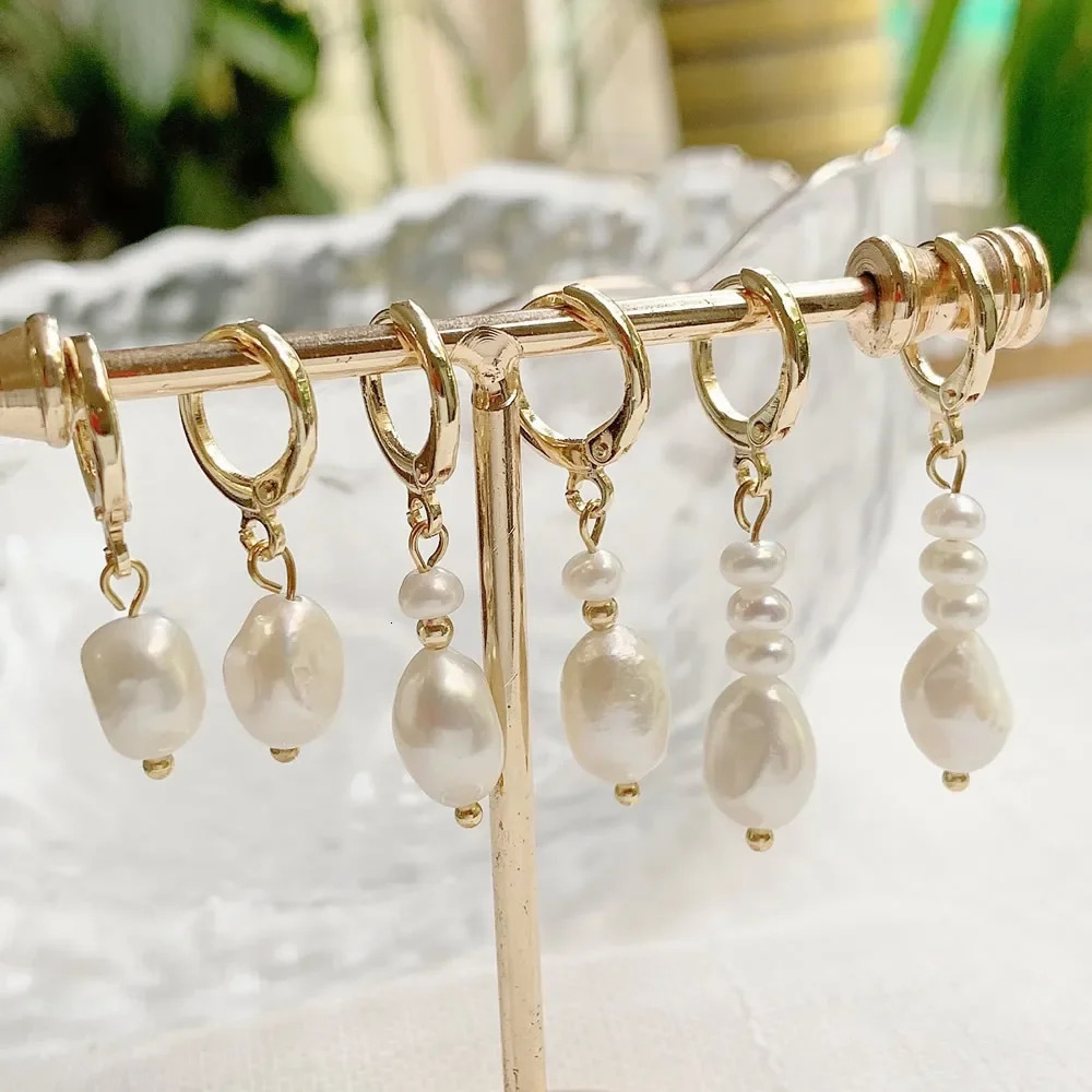 Gold Color Natural Freshwater Pearl Drop Earrings Irregular Baroque Pearl Tassel Pendulum Charm Small Loop Huggie Pearl Earring 250805