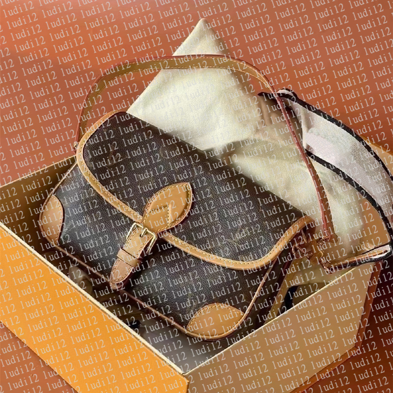 New must have Top quality designer handbag diane Baguette bag Womens crossbody shoulder bag mirror quality leather chain bag tote embossing fashion wallet 12a bags