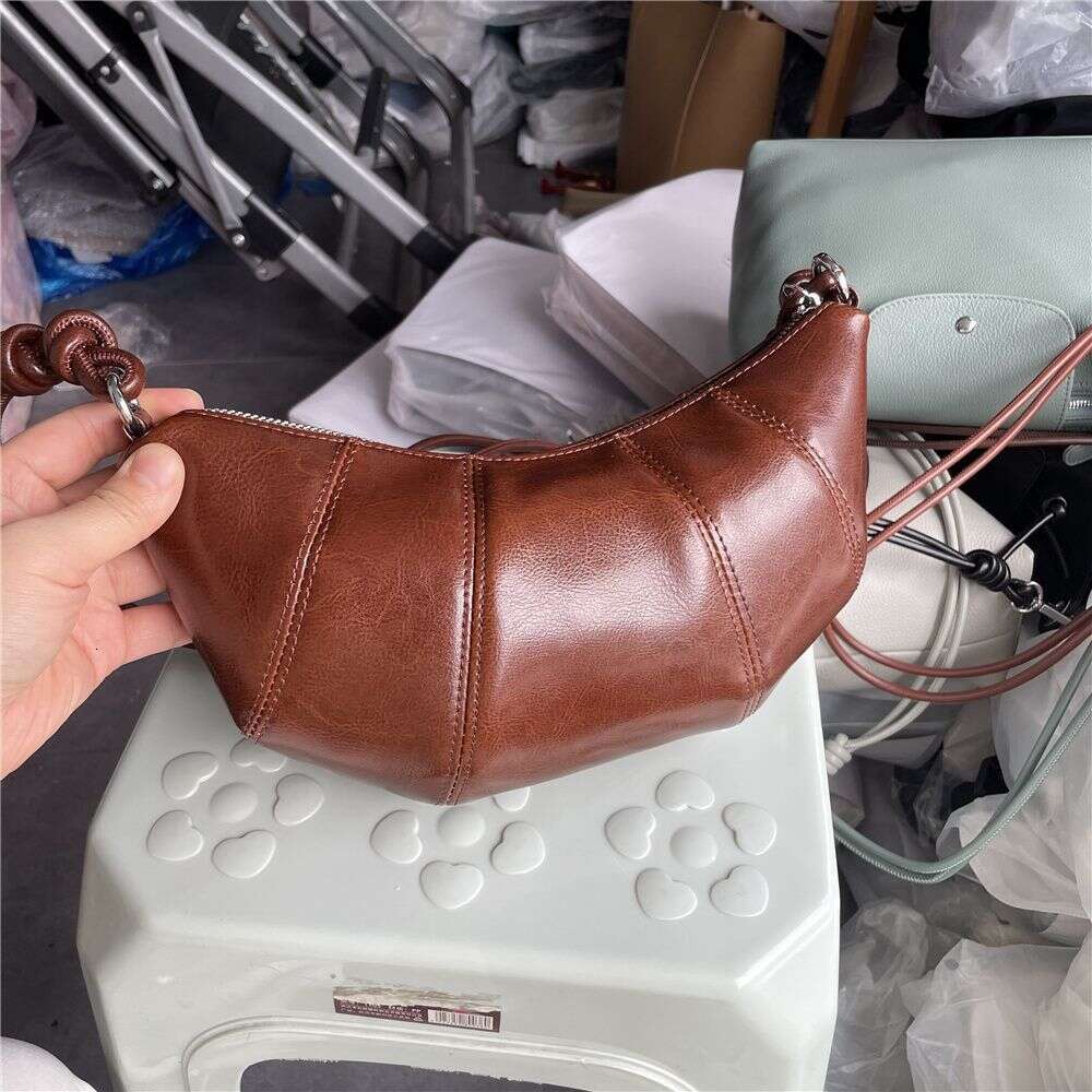 Designer Bag Tote Shoulder Bag New High Grade Oil Wax Cowhide Horn Versatile Crossbody Niche Dumpling