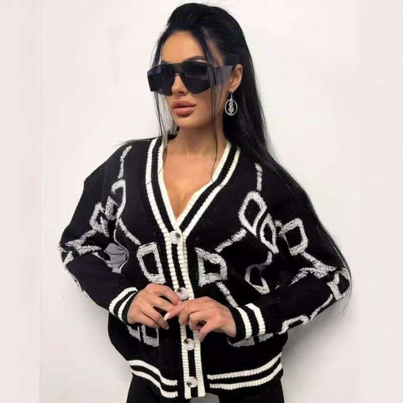 Women's Clothing Casual Color Contrast Letter Breasted Long Sleeved Knitted Sweater Cardigan Jacket