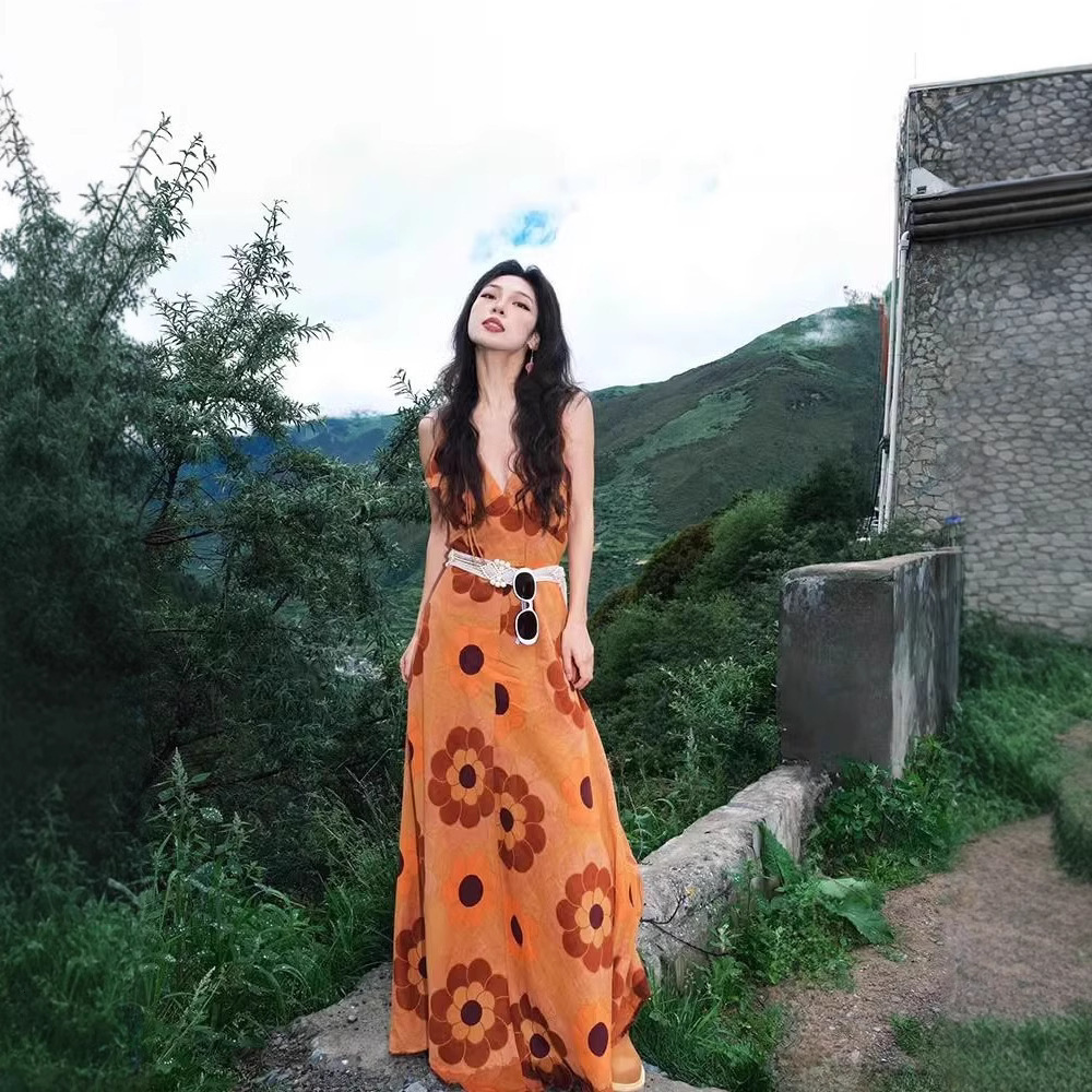 2025 Summer Travel Dress Beach Vacation Elegant Printed V-neck Dress Bohemian Beach Dress Summer New fashion Designer Dress