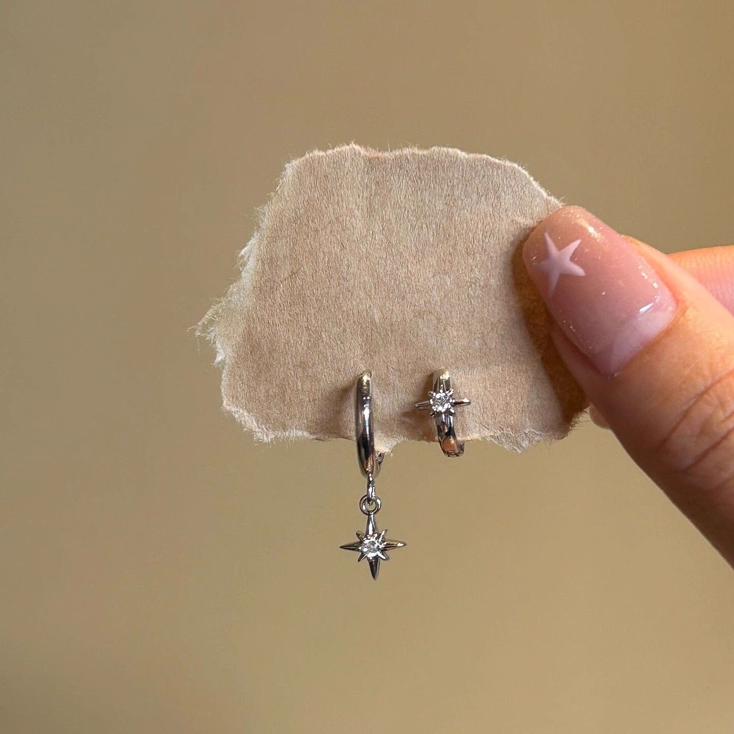 Free Shipping Designer Luxury Jewelry Women's Octagonal Star Earrings Asymmetrical Diamond Inlaid Earrings Niche Fashion Ear Accessories