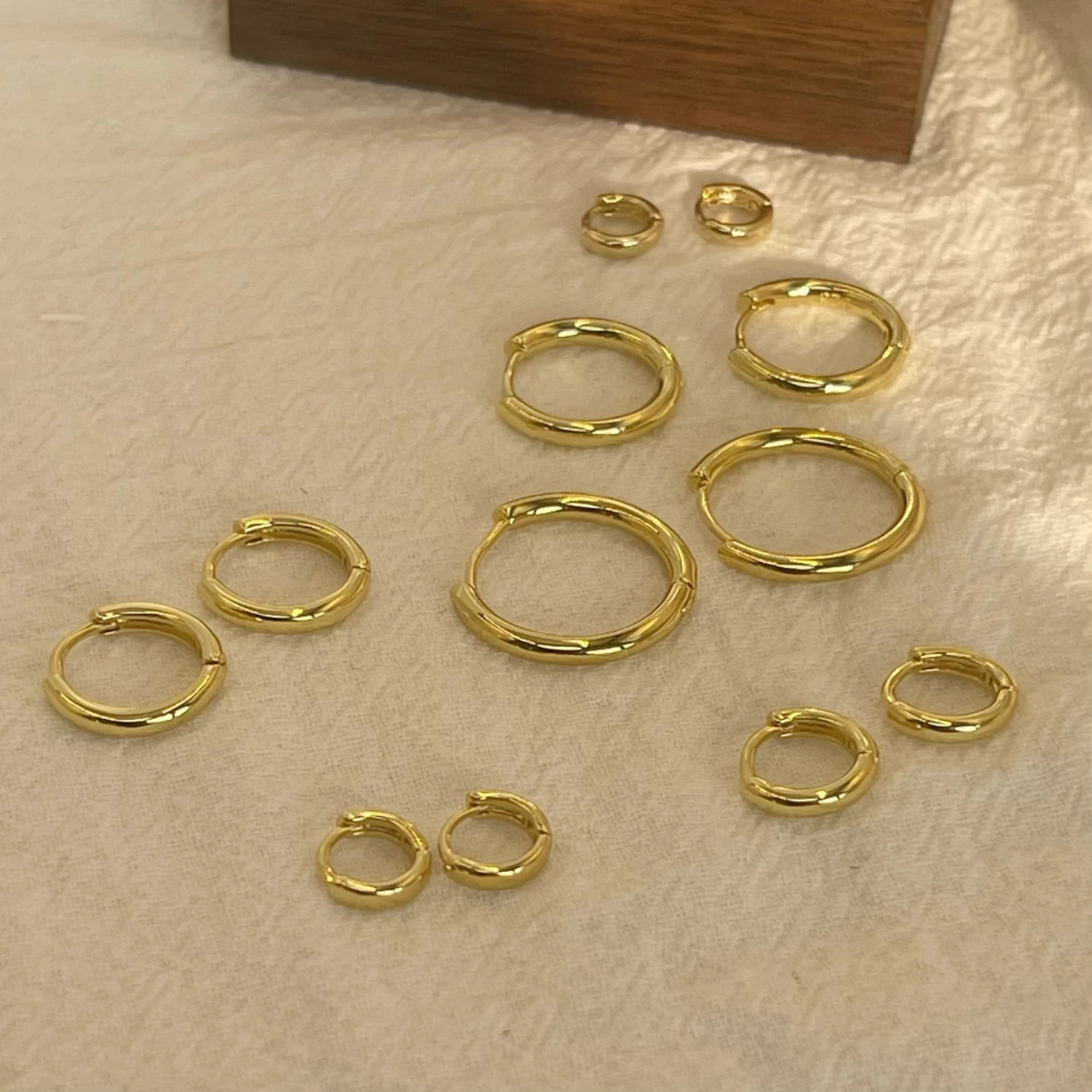 6-15mm Stainless Steel Earring Minimalist Classic Round Gold Color Earring for Women Men Tiny Huggie Hoop Rock Jewelry Gift 250805