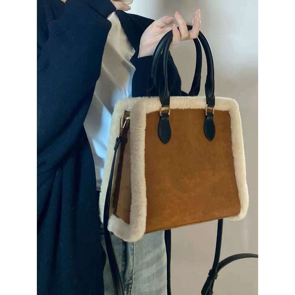 Designer Bag Tote Shoulder Bag Niche INS Korean Version Lamb Wool Brown Handbag Autumn Winter New Versatile Commuter Crossbody