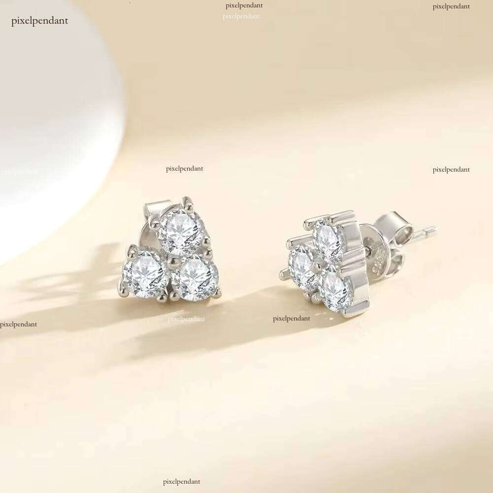 0.6cttw Moissanite Stud with GRA Certificate Sterling Sier Heart-shaped Earrings for Women