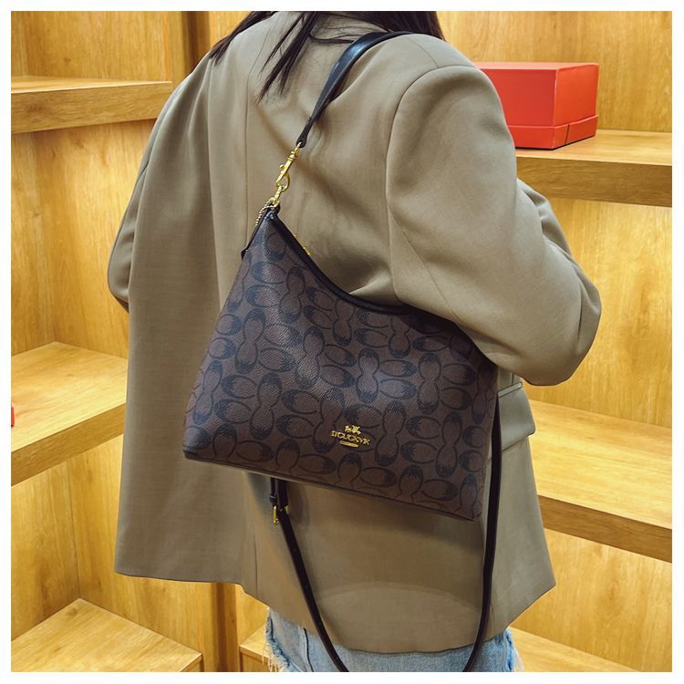 Designer bag fashionable and luxurious European and American printed large capacity high-end crossbody bag versatile shoulder bag armpit bag exquisite