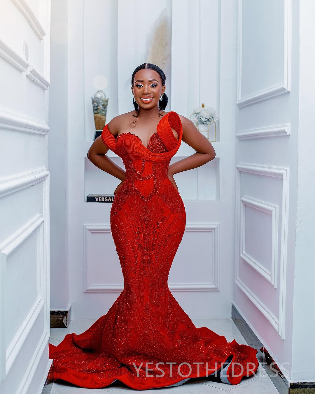 2025 Plus Size Red Prom Dress Evening Dresses Formal Gowns Illusion Sheer Neck Rhinestones Beaded Lace Birthday Dress Second Reception Gowns For Black