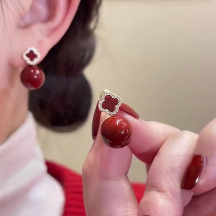 Free Shipping Designer Luxury Jewelry Red Four-leaf Flower Pearl Earrings Front And Back Wear 925 Silver Needle Stud Earrings New Ear Accessories
