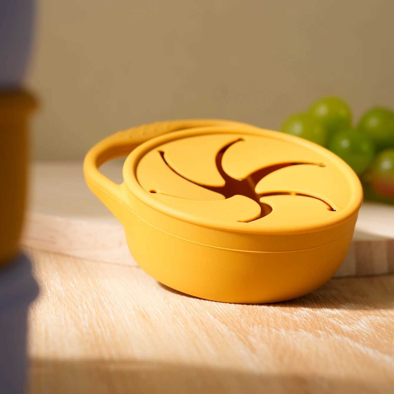 1PCS Baby Silicone Tableware Collapsible Snack Cup Baby Shower Gift Portable Baby Snack Box Feeding Training Baby Food Storage X250806