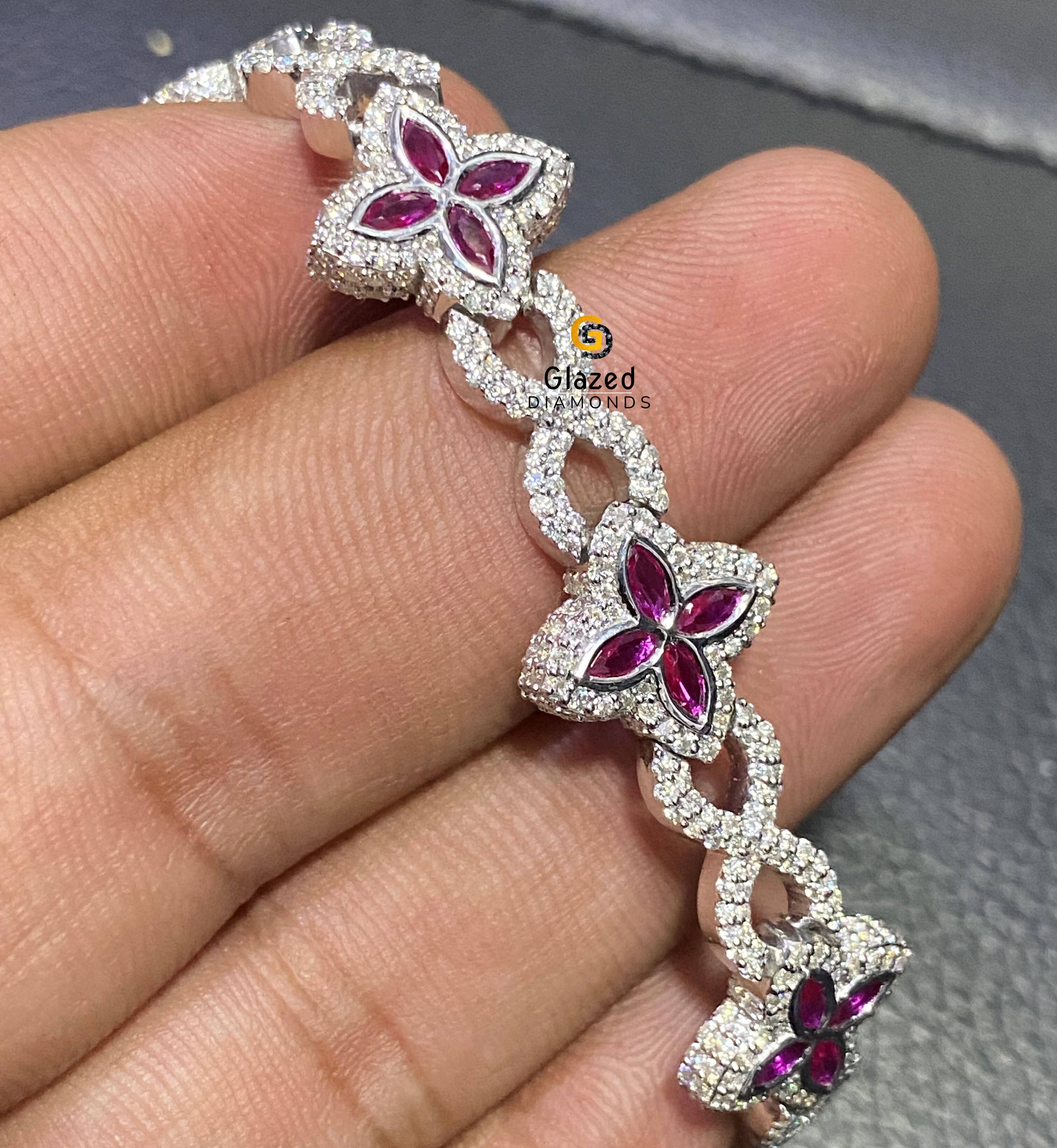 Latest Designer Round Brilliant Cut VVs Moissanite Diamonds Iced Out Hip Hop Infinity Clover Bracelet In 925 Sterling Silver