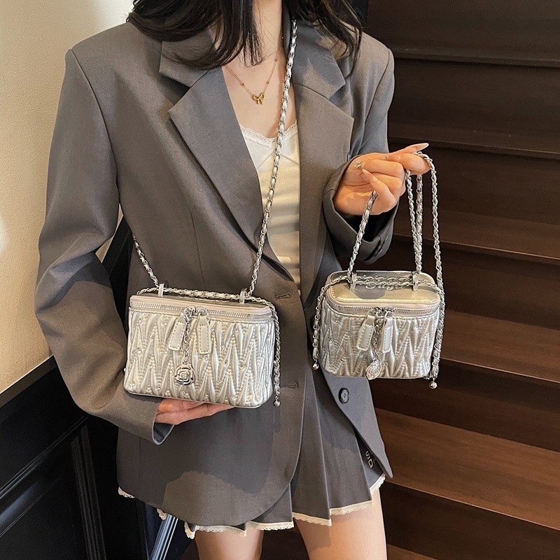 Style Quilted Chain for Women 2025 Fashion Simple Shoulder Niche Trend Crossbody Bucket Bag 250806