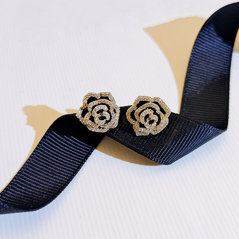 Free Shipping Designer Women's Luxury Jewelry S925 Silver Needle Elegant And Fashionable Diamond Inlaid Two-way Wearing Earrings Rose Tassel Ear 