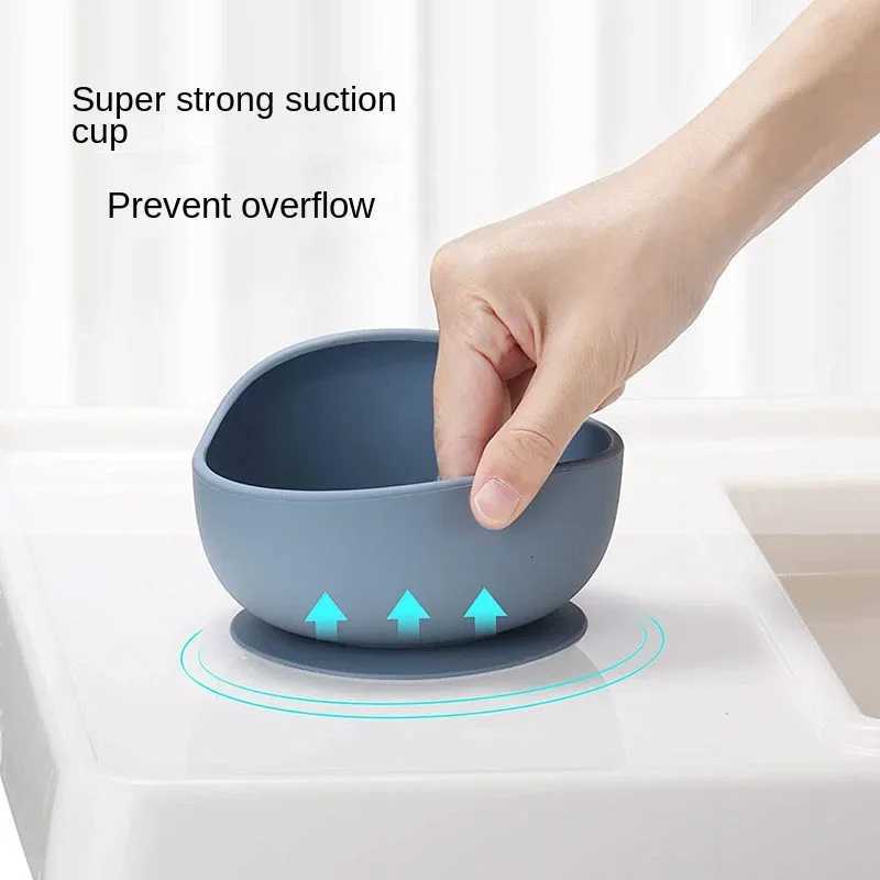 Food Grade Silicone Child Dish Set Baby Feeding Bowl Suction Plate Straw Cup Wooden Spoon Fork for Kids Tableware Toddler Dishes X250806