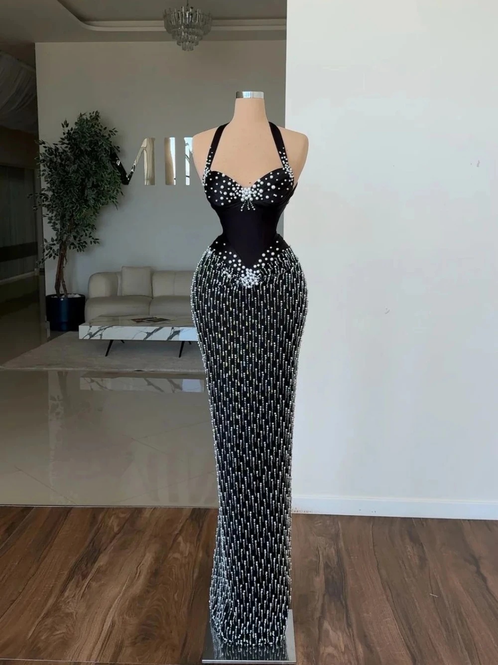 Fashion Evening Dresses For Women Halter Sweetheart Neck Sleeveless Gown Pearls Beaded Floor Length Dress Party Customized Dress