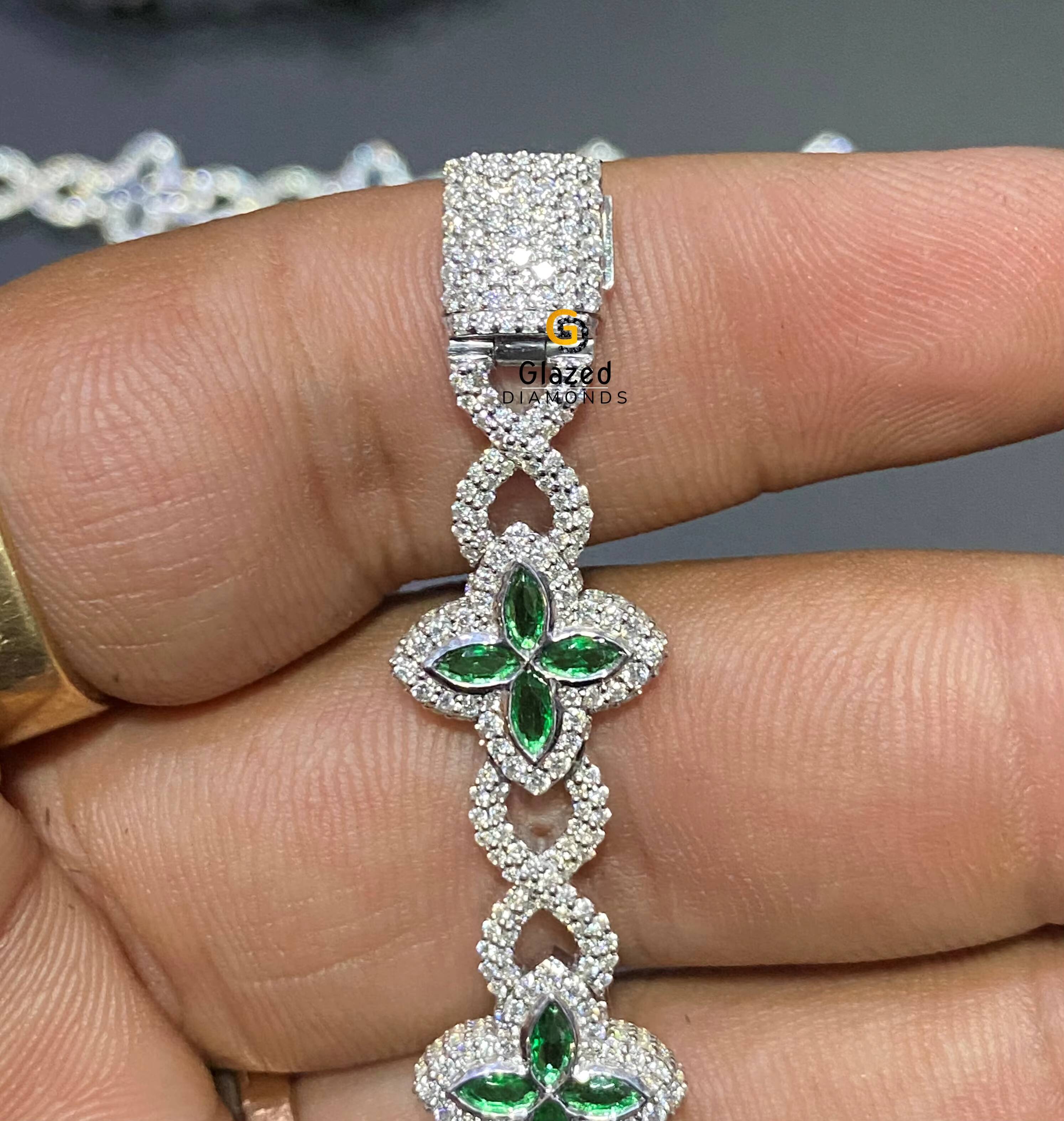 VVs Round Brilliant Cut Moissanite Diamonds Buss Down Hip Hop Infinity Link Clover Bracelet For Unisex In 10K Solid White Gold