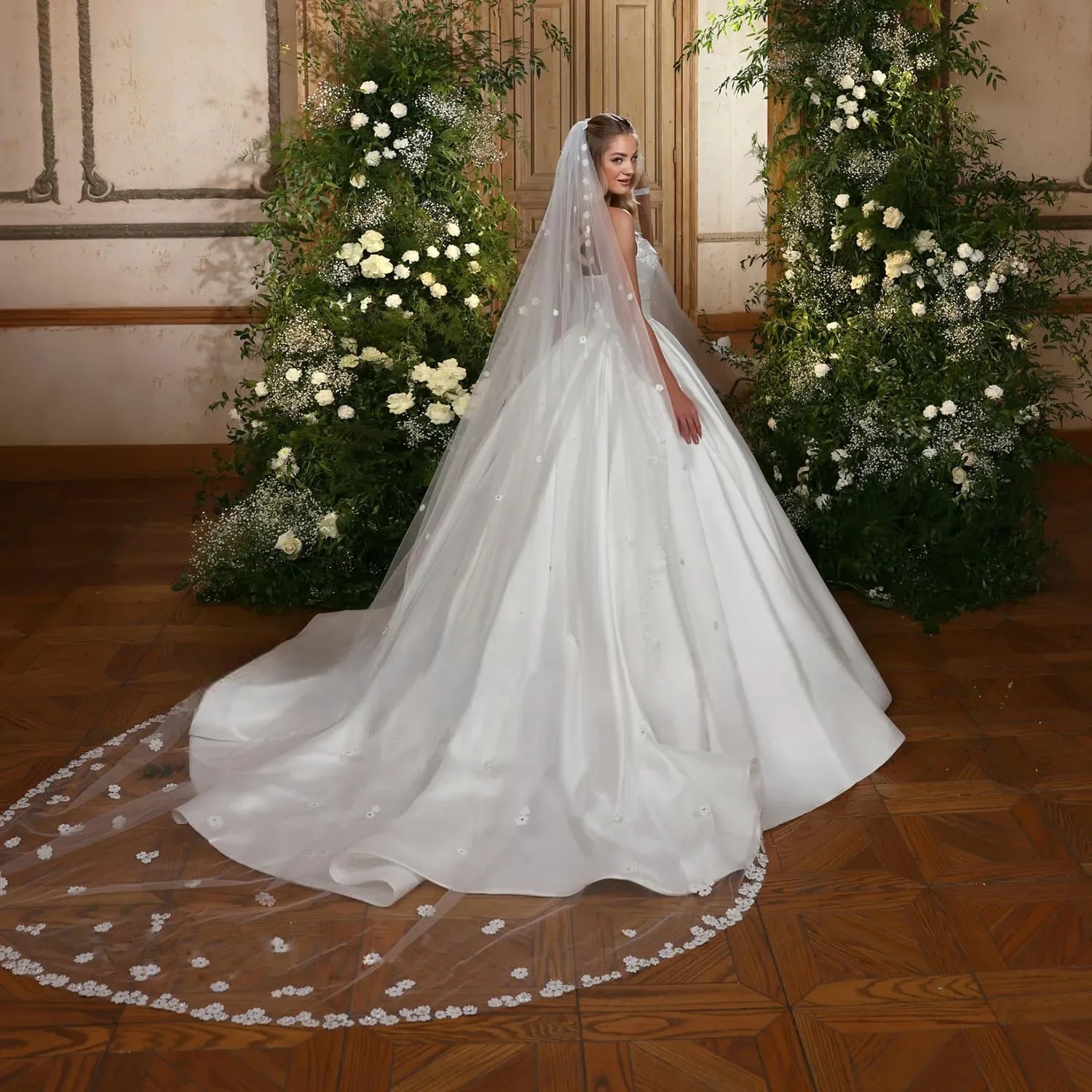 2025 Exquisite Classic Wedding Dresses Sweetheart Beads Pearls Lace Up A Line Satin Church Bride Bridal Formal Grown Vestidos De Noiva