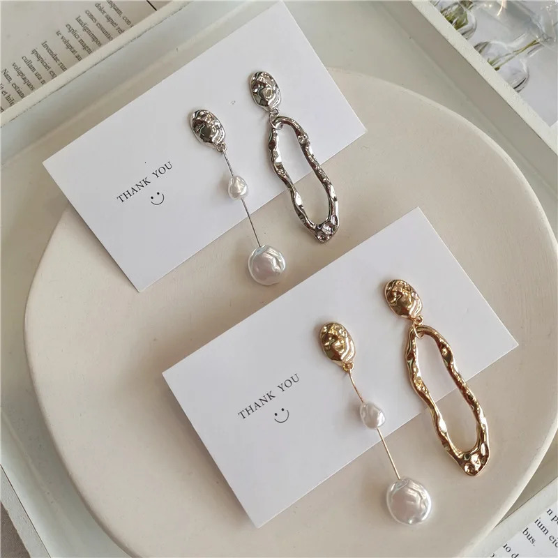 Elegant Asymmetric Earring Freshwater Pearl Metallic Exaggerated Long Stud Earring Ladies and Girls Party Jewelry Gifts 250805