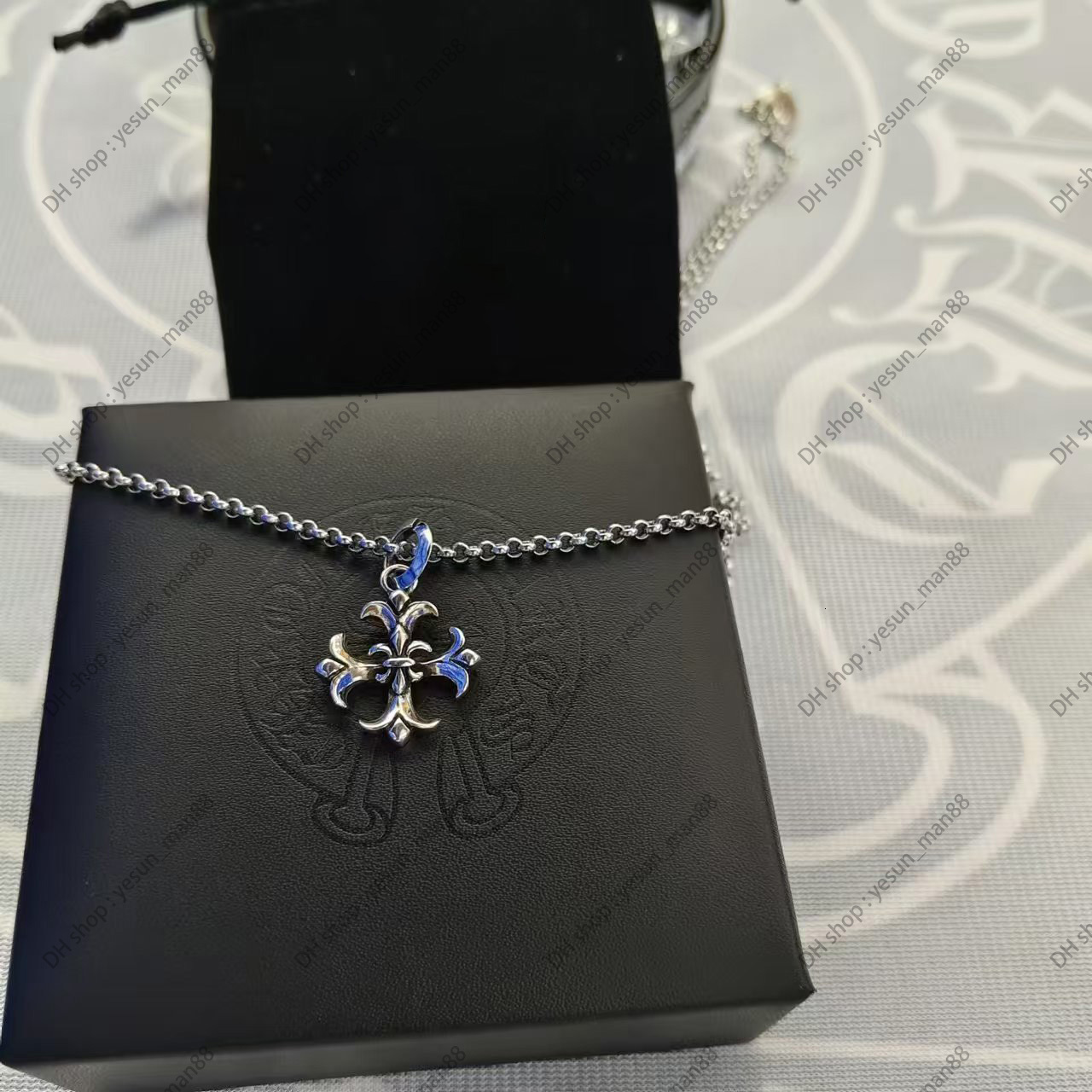 chrome Necklace Bold Letter Cross Women chromes Necklaces Designer Brand Flower Pendant Chain Men chromed Jewelry Necklace AE5