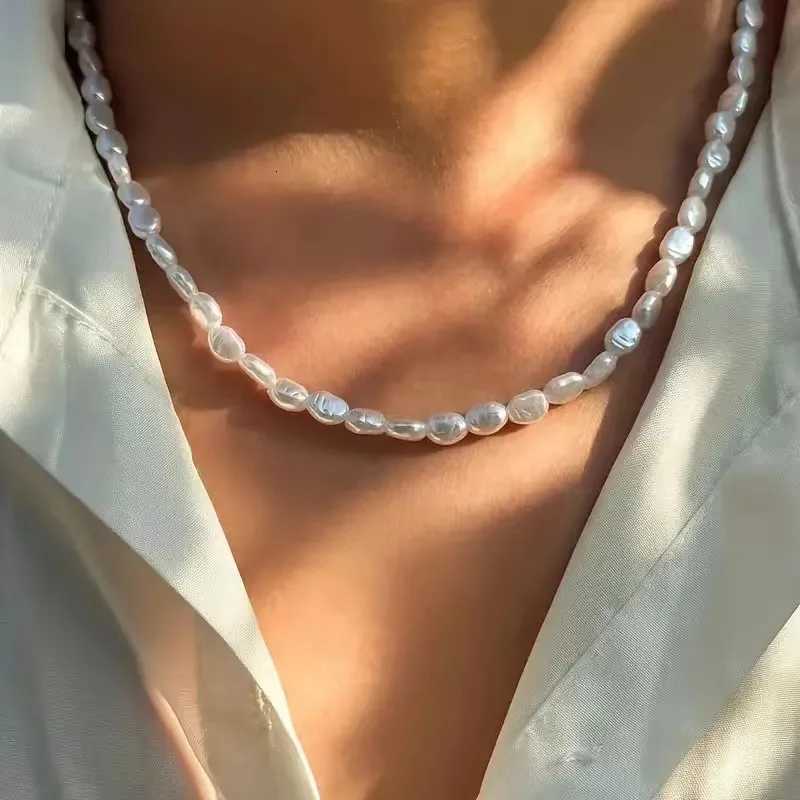 New Fashion Simple Imitation Pearl Choker Necklace for Women Vintage Elegant Beaded Temperament Necklace Wedding Party Jewelry Y250805