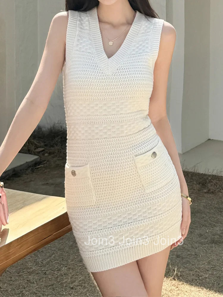 Female Elegant Temperament Sleeveless Knit Mini Dress Classic Style White V-Neck Knit Dress Summer Womens Knit Dress