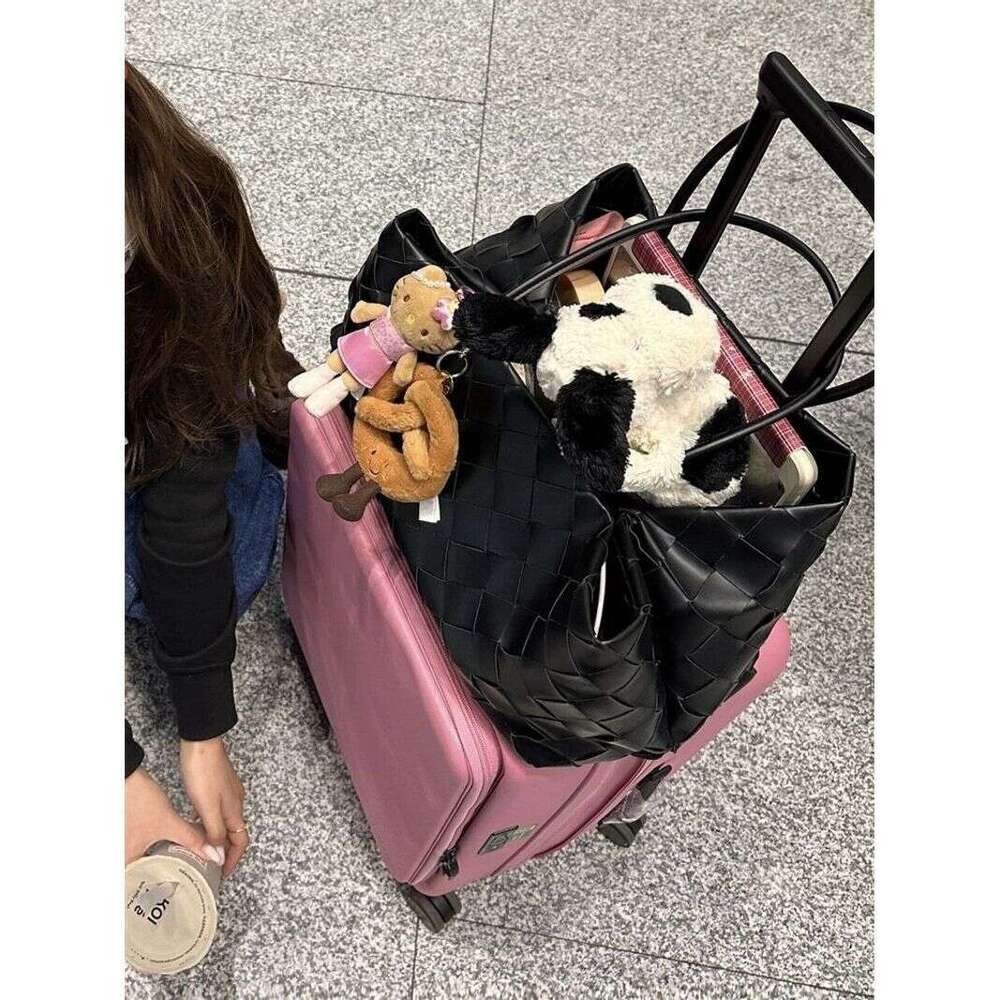 Designer Bag Tote Shoulder Bag Niche High End Woven Handbag For Women Sweet Cool Style Underarm Commuter Versatile Tote