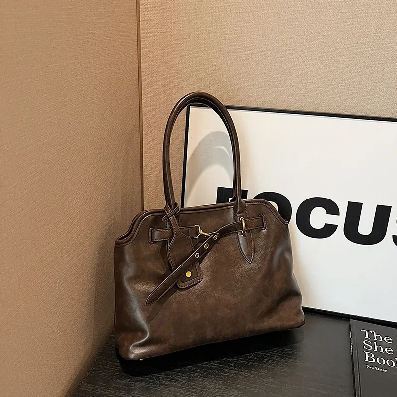 Designer Bag Shoulder Bags Fast Shipping new Designer Fashion Commuter Solid Color Chain Women's Handheld Single Shoulder Diagonal Cross Bag Fash