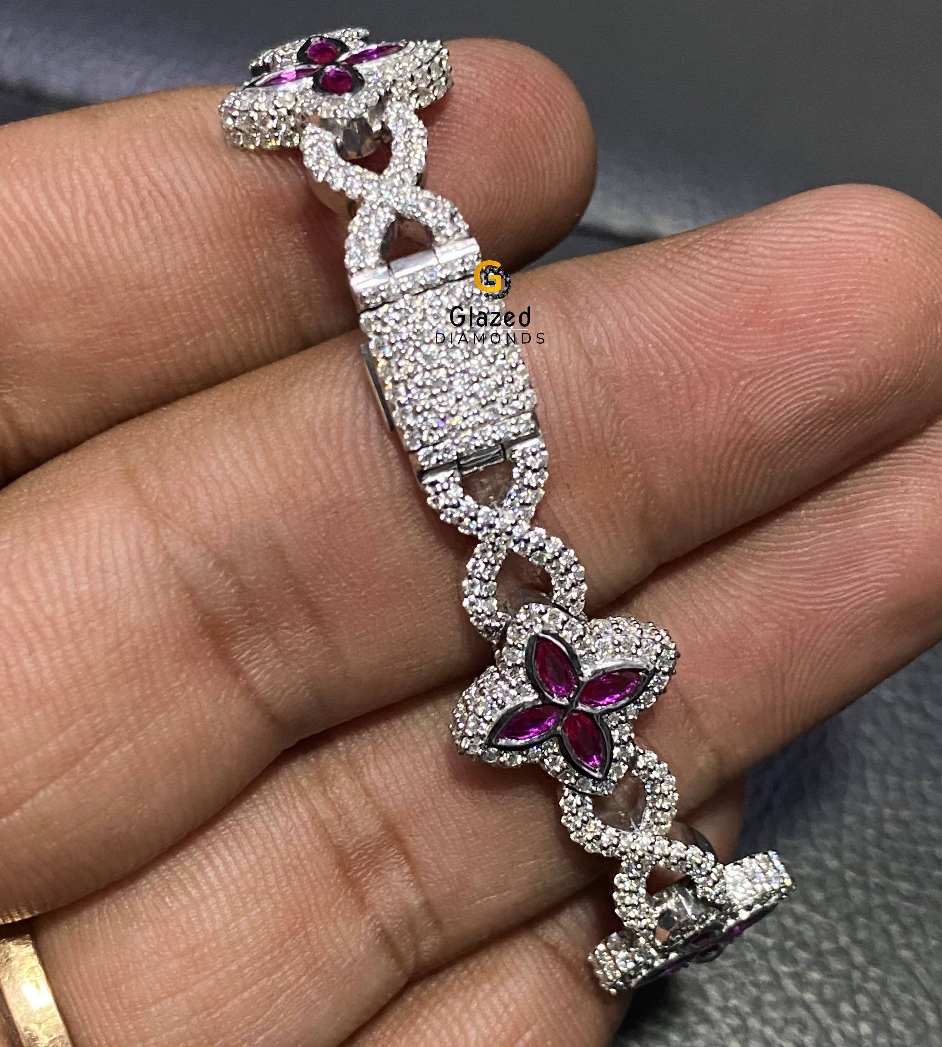 Latest Designer Round Brilliant Cut VVs Moissanite Diamonds Iced Out Hip Hop Infinity Clover Bracelet In 925 Sterling Silver