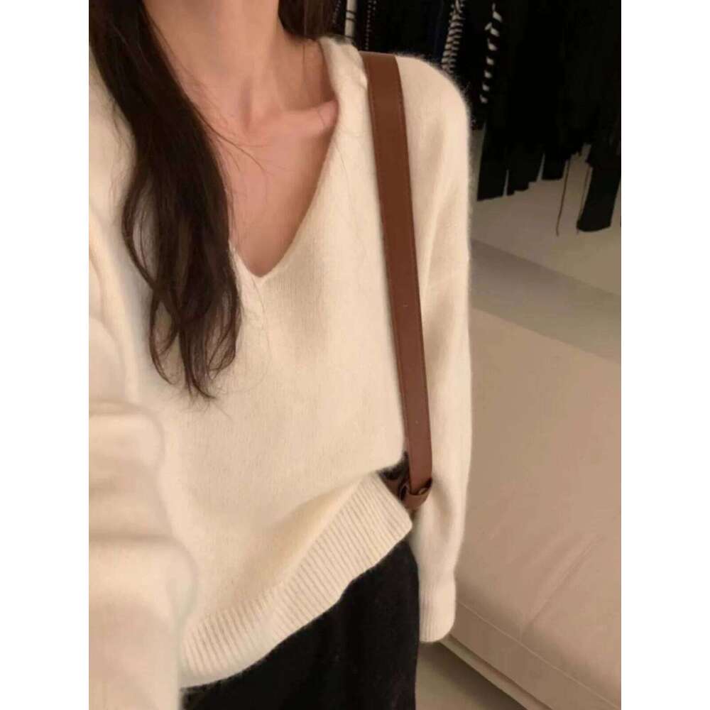 Foreign Style V-Neck Pure Cashmere Women Lazy Loose Knit Sweater Korean Version Of Thin Wool Base Shirt Top 250806