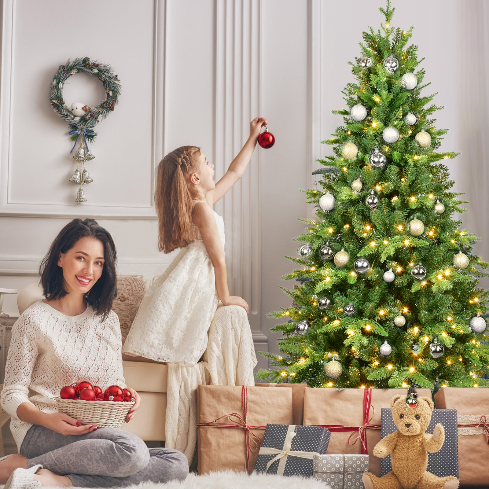 Easy Assembly PRE-Lit Christmas Tree with Mixed PE/PVC, Hinged Branches, Available Sizes: 5ft, 6ft, 7ft, 8ft, 9ft