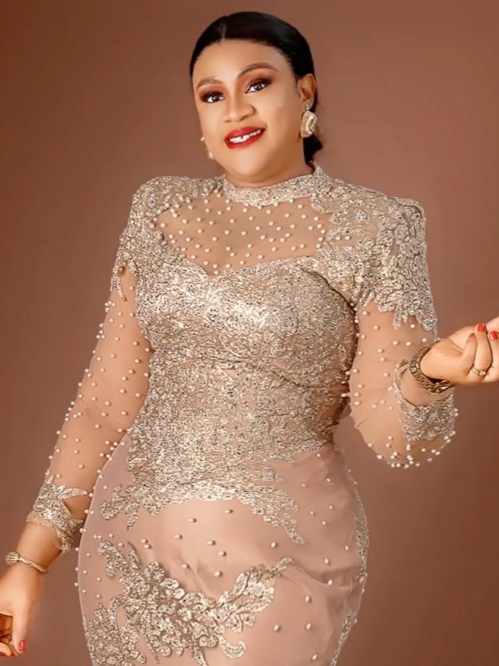 Plus Size Pearls Mermaid Wedding Dresses Appliques O Neck Long Sleeve Bride Dress Lace Up Floor Length Bridal Dress Customized