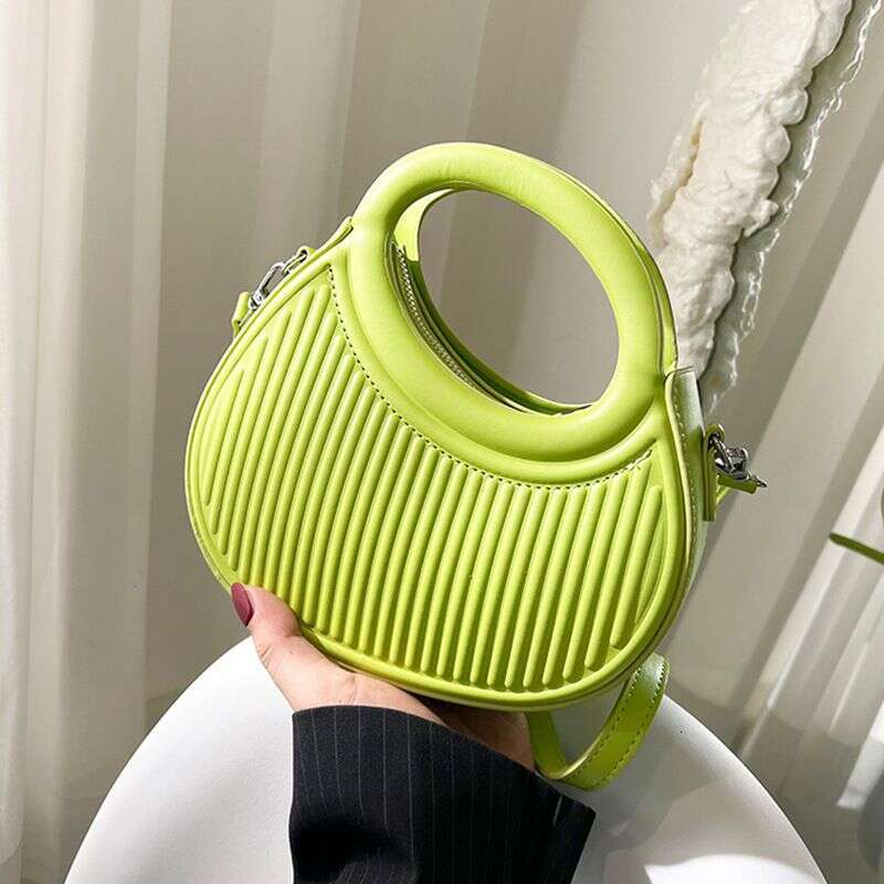 Niche design foreign style women 2023 new spring all-match solid color Messenger fold popular shoulder bag