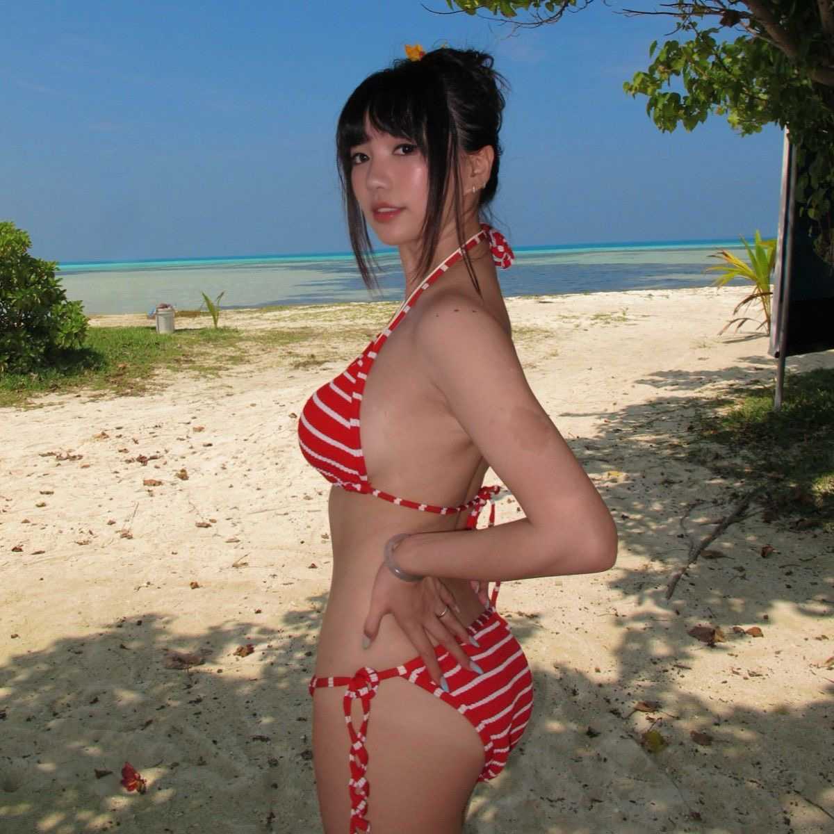 2025 New Style Bikini Swimsuit for Women - Simple Stripes, V-neck, Strapless, Pure Erotic, Simple Beach Resort Spa Swimsuit