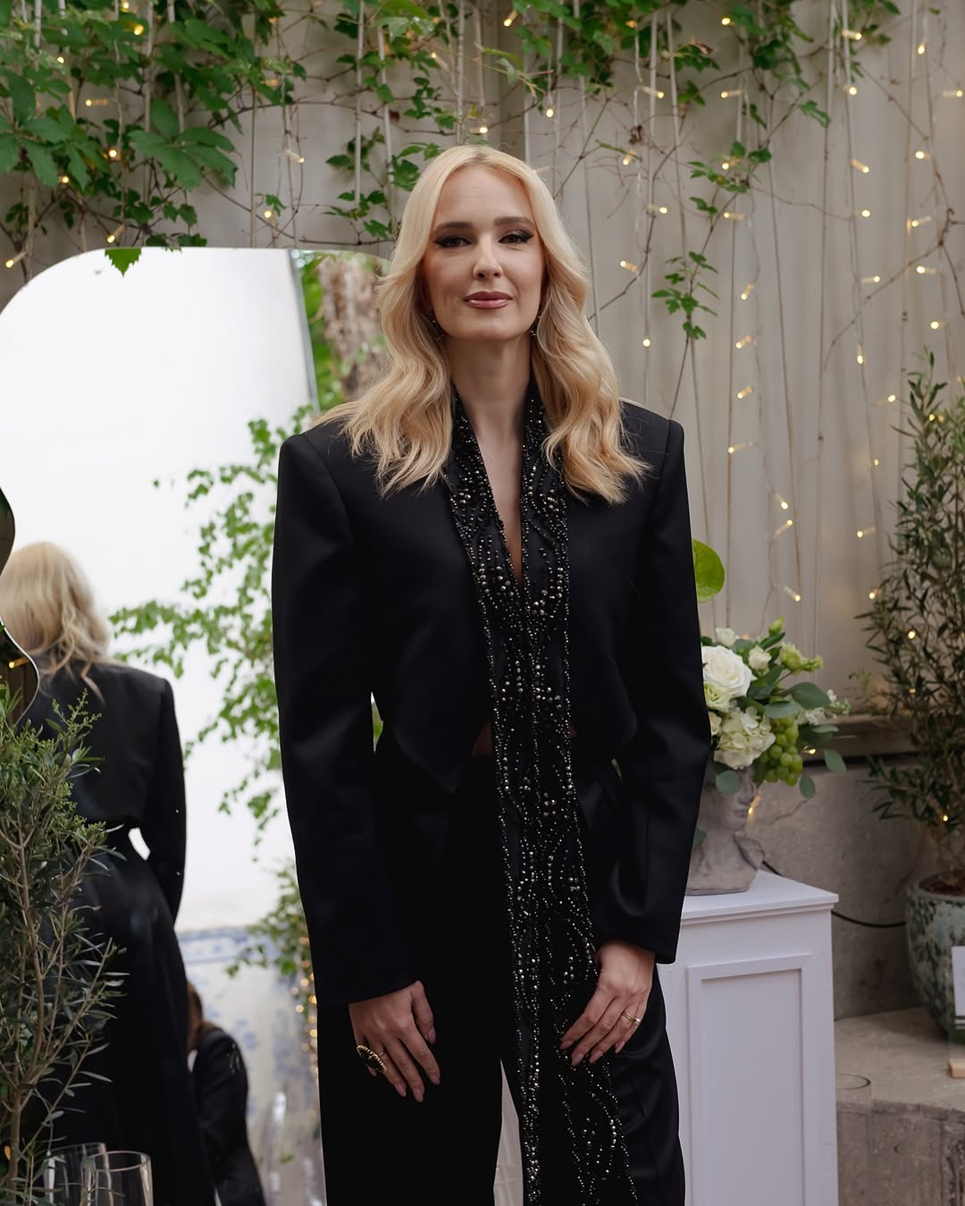 Exquisite Women Pants Suits Customized Rhinestones Beaded Banquet Party Gowns 2 Pieces Ladies Business Sets