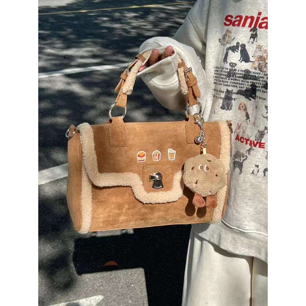 Designer Bag Tote Shoulder Bag Lamb Wool Handbag Plush Tote For Women New High End Large Capacity Crossbody Messenger