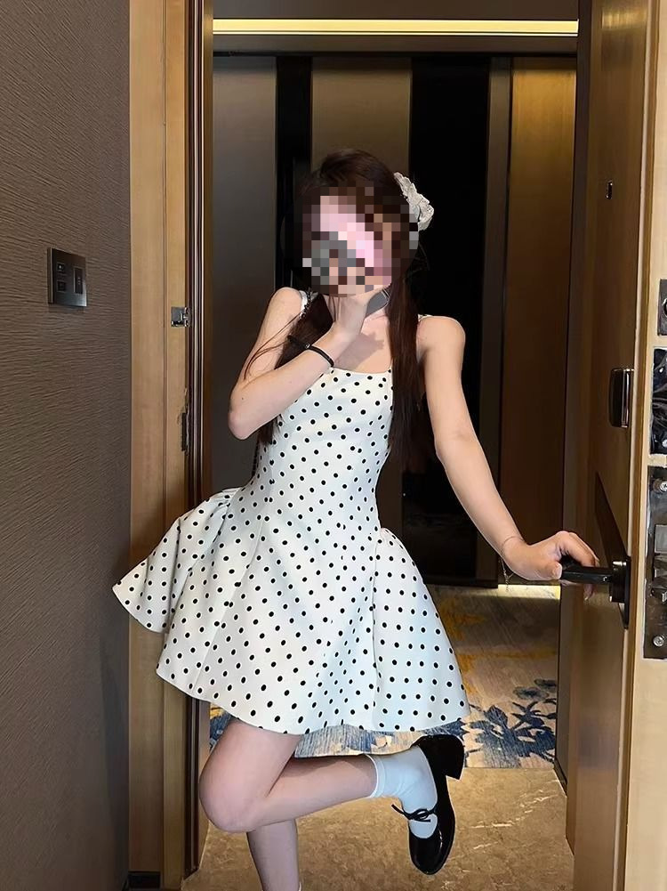 Summer 2025 French polka dot lace up dress, summer new style tie, high-end elegant waist cinching, slim trend fit, fluffy short skirt, women's ne