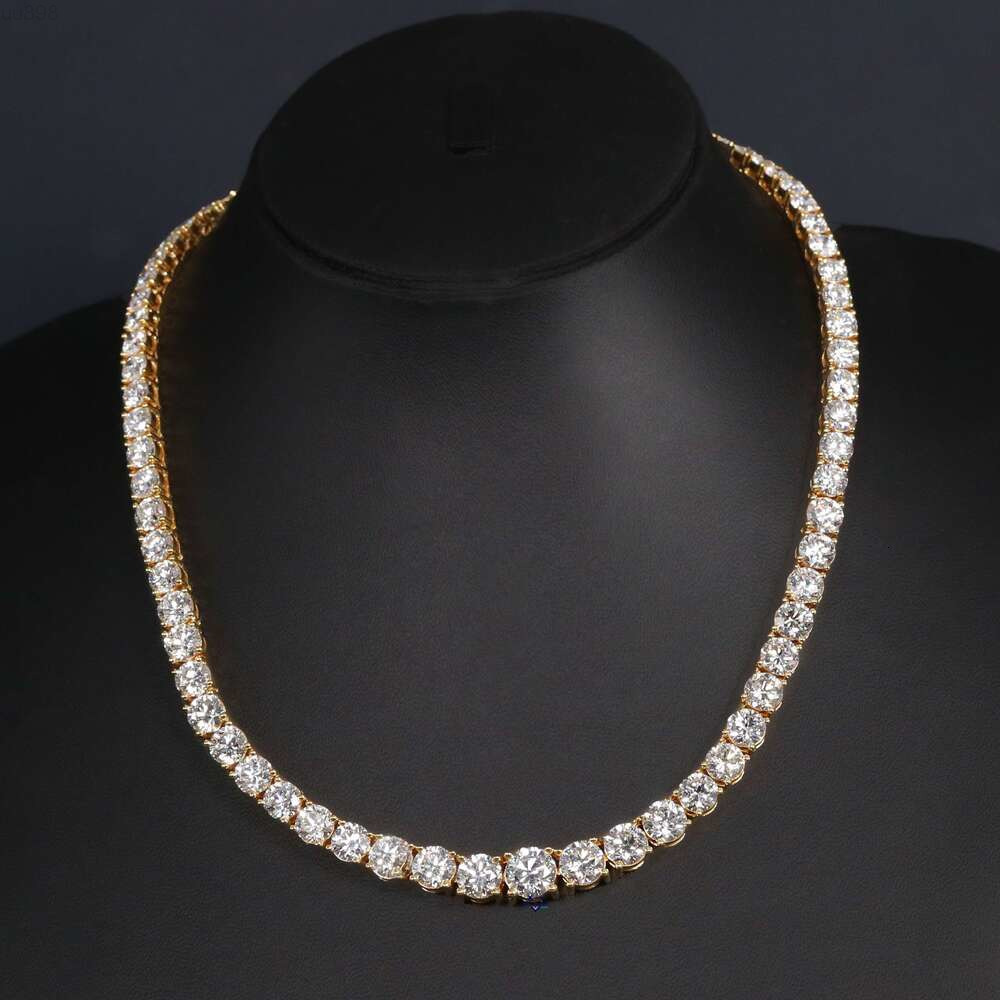Explore Our Luxurious Latest 14 Kt Yellow Gold Labgrown Diamond Tennis Chain For Women Shows Elegance With VVS Clarity