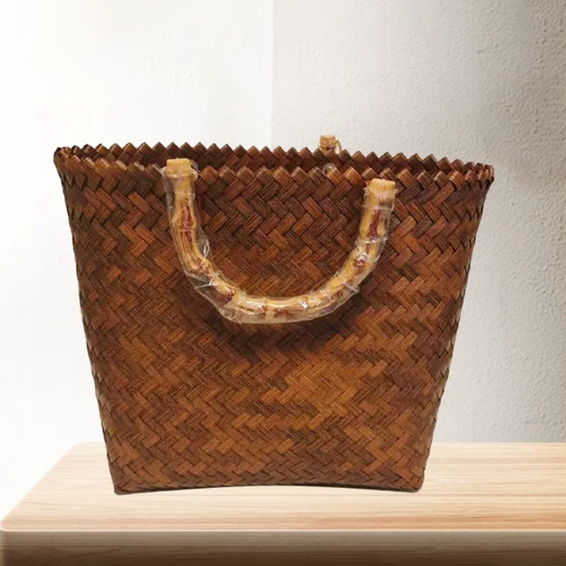 Manufacturer wholesale beach bag ins imitation Teng oblique edge fashionable bag spring and summer new woven bag