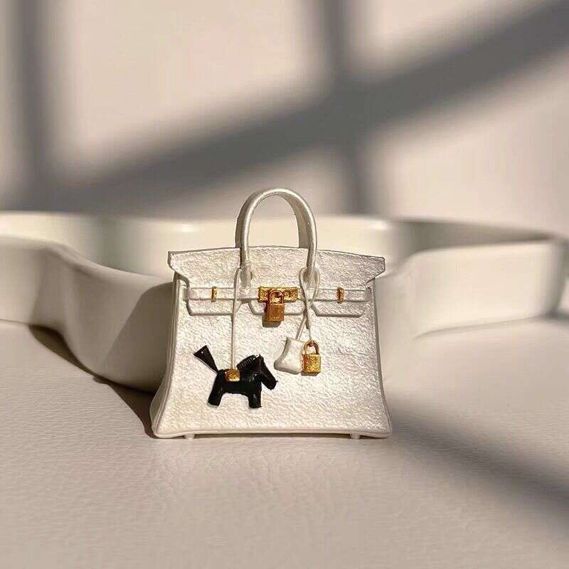 Aromatherapy Hanging piece High-End Bridal Freshener Perfume for Women Interior Car Mercedes Air Vent Decoration Ornament Diffuser Stone