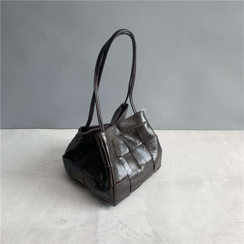 Designer Bag Tote Shoulder Bag Niche Design Top Layer Oil Wax Cowhide Handbag Burst Pattern Fashion Woven Versatile Bucket Transformable