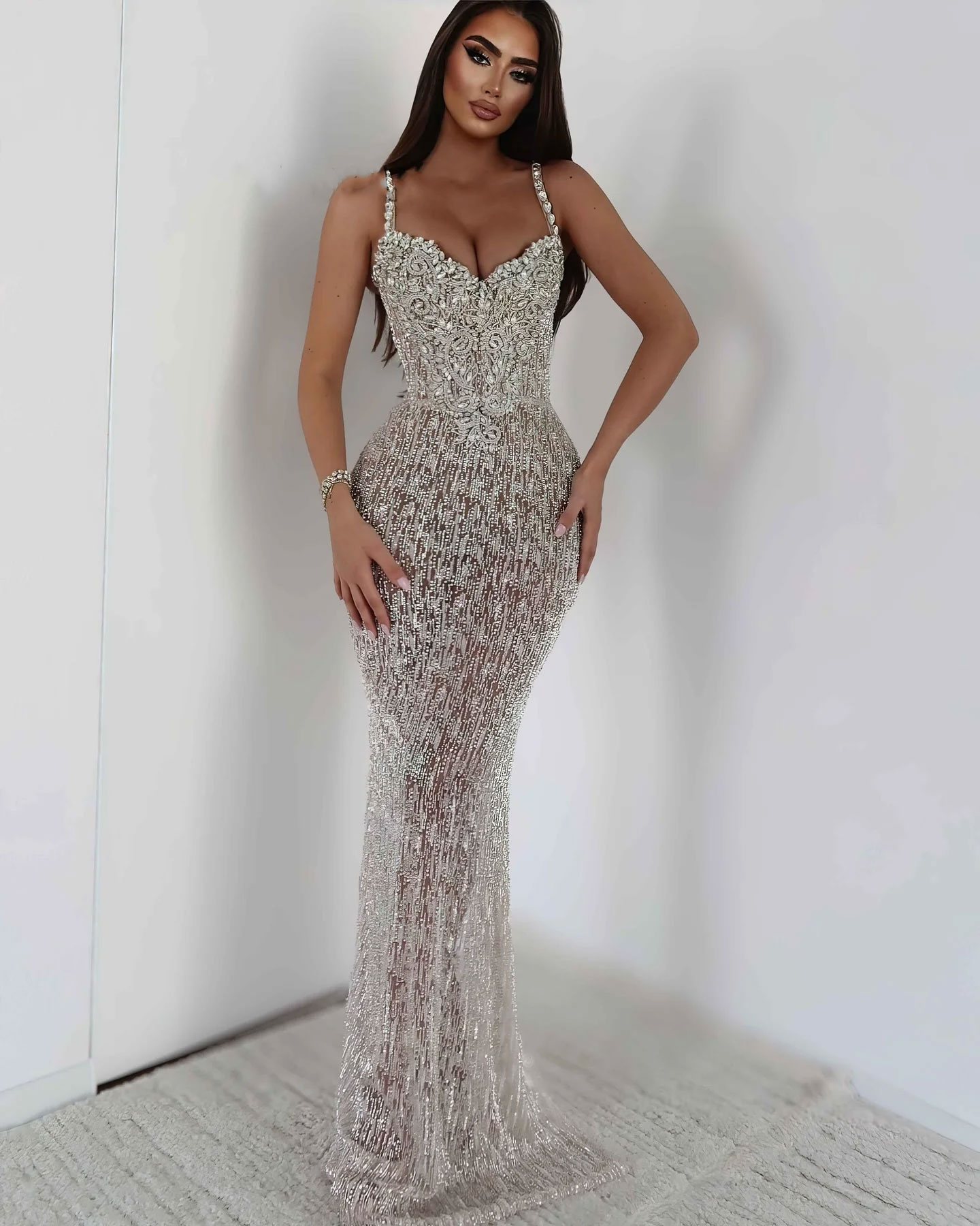 Sparkly Prom Dress Sequins Spaghetti Straps Shine Crystals Evening Gowns Ground Dresses Sleeveless Customized Robe De Soiree vestido de novia