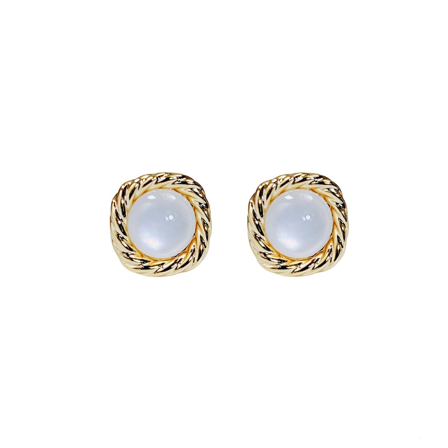 Free Shipping Designer Luxury Jewelry Exquisite Fashion Natural Shell Square Braided Edge Earrings Women's S925 Silver Needle Elegant Simple Acce