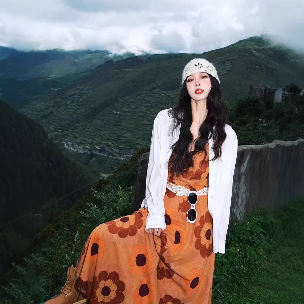 2025 Summer Travel Dress Beach Vacation Elegant Printed V-neck Dress Bohemian Beach Dress Summer New fashion Designer Dress