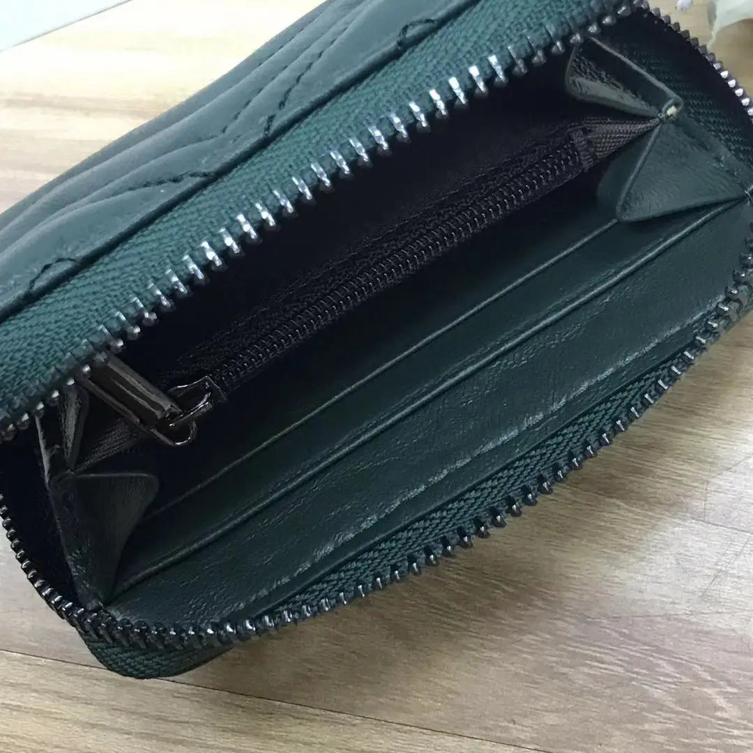 V-embossed Lambskin Leather Lady Short Zippy Wallet Women Coin Purse 5 Colors 250806