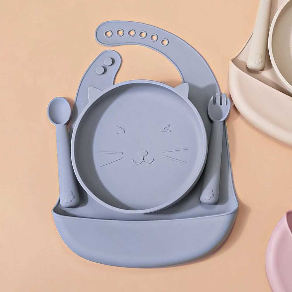 4PC/1Set Baby Feeding Tableware Set Silicone Shallow Tray With Suction Cup Baby Silicone Spoon Fork Silicone Infant Bib X250806