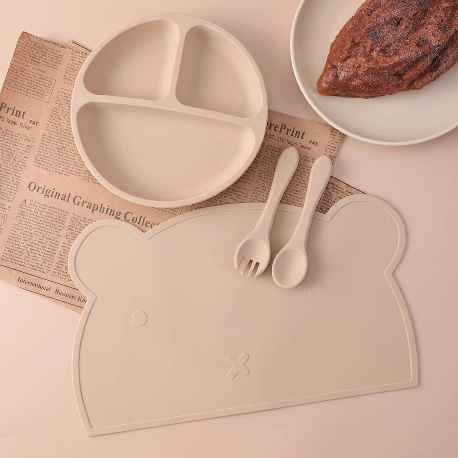 Color Kids Silicone Sucker Dishes Plate Spoon Fork Set Dinner Set Feeding Placemat For Toddler Meals Tableware Babies Items X250806