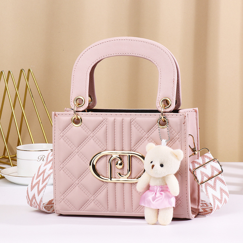 Fashionable High-End Handheld Quilted Stitched Small Square with Bear Pendant, Trendy Versatile Shoulder and Crossbody Bag